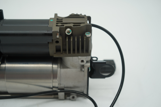Compressore 4L0689007C 7L0698007D della sospensione dell'aria di VW PORSCHE Audi Q7